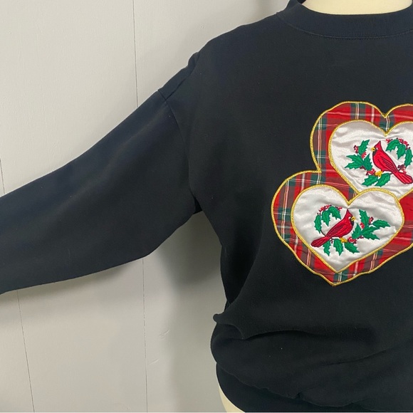 Vintage 90’s Embroidered Cardinal Hearts Christmas Sweatshirt Crew Neck Black - Picture 7 of 9